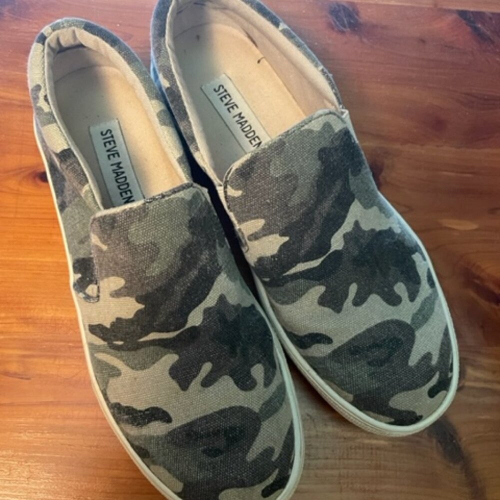 Steve Madden Women's Camo Slip-On Sneakers, Size 6 1/2